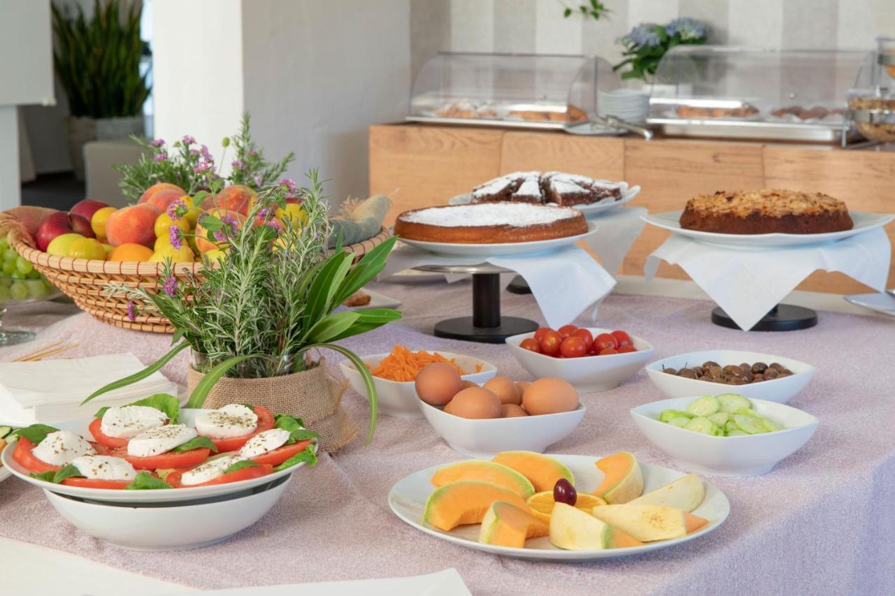 Eliantos Boutique Hotel & Spa Santa Margherita di Pula Exteriör bild