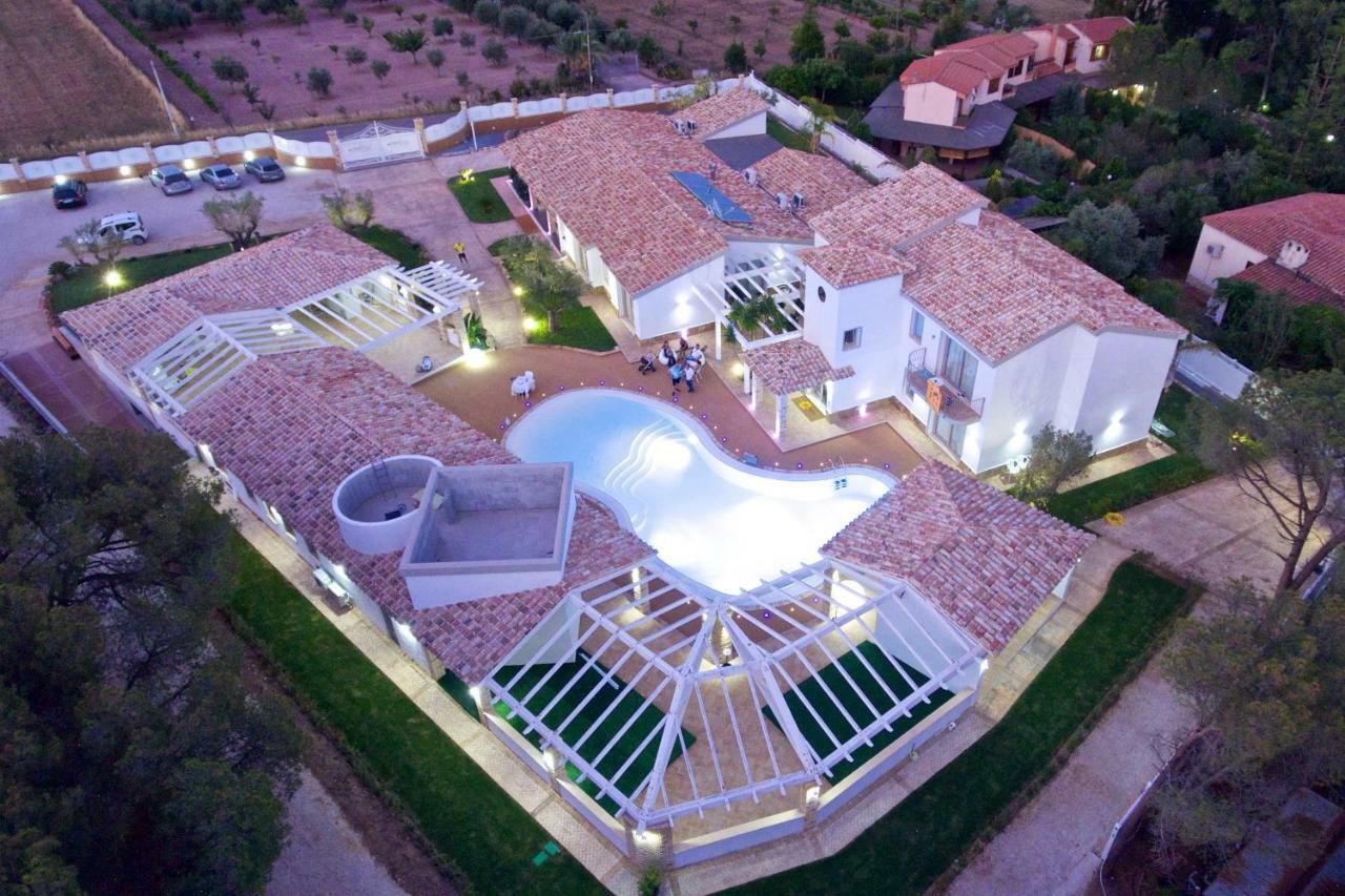 Eliantos Boutique Hotel & Spa Santa Margherita di Pula Exteriör bild