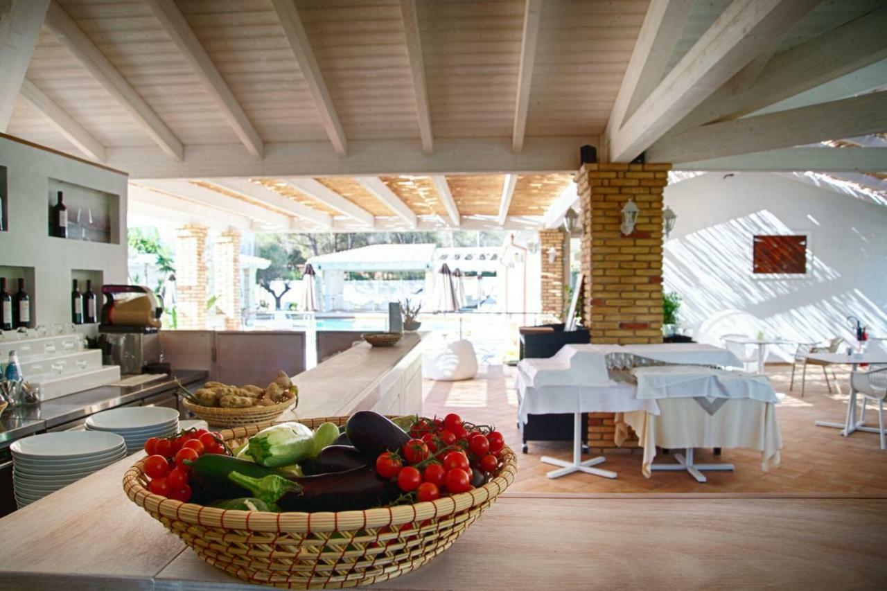 Eliantos Boutique Hotel & Spa Santa Margherita di Pula Exteriör bild