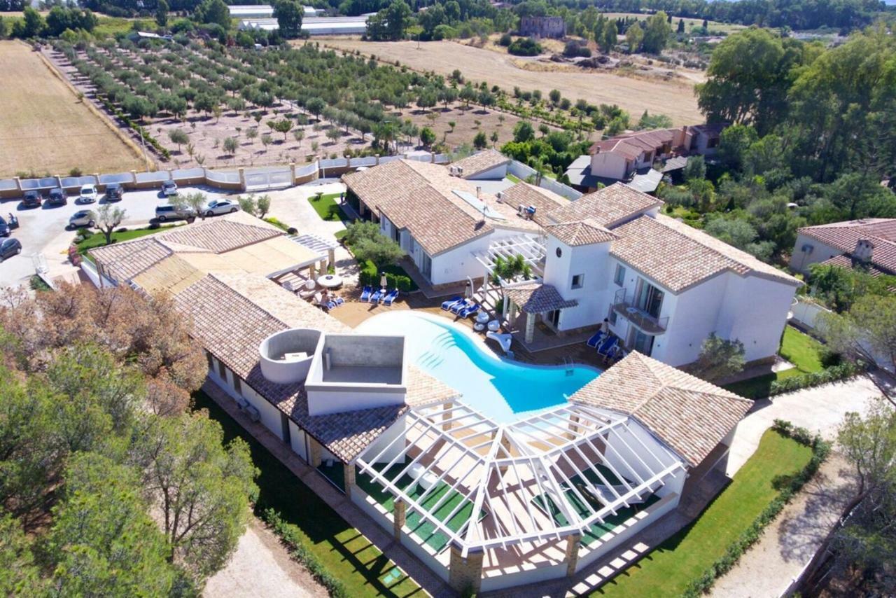 Eliantos Boutique Hotel & Spa Santa Margherita di Pula Exteriör bild